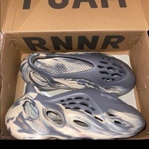 Yeezy foam runner size 10